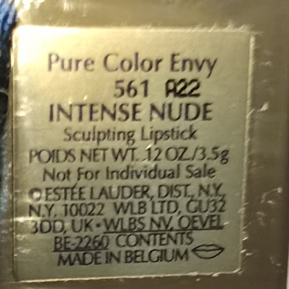 Estee Lauder Embossed Lipstick in Gold Case - Picture 2 of 3